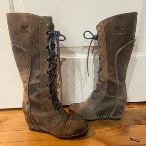 Sorel Women’s Cate The Great Wedge Boots- Size 6